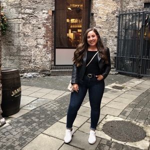 Meet your Posher, Michelle